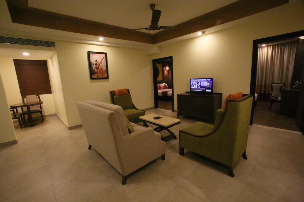Vivin Luxury Suites トリバンドラム エクステリア 写真